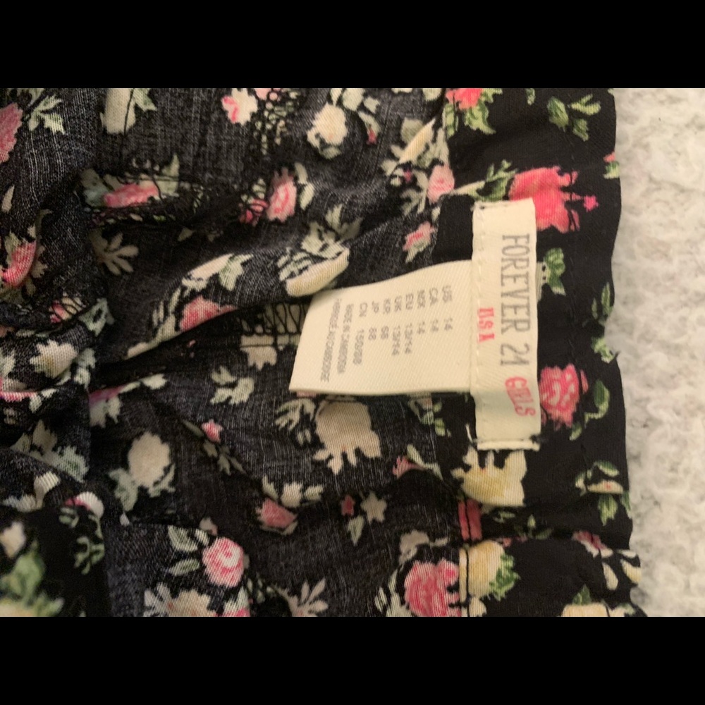 Shorts - Picture 3 of 3
